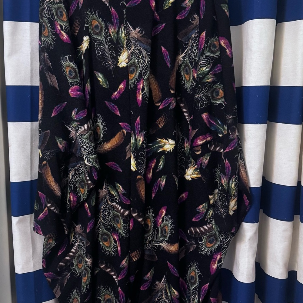Colorful Feather Patterned Kimono